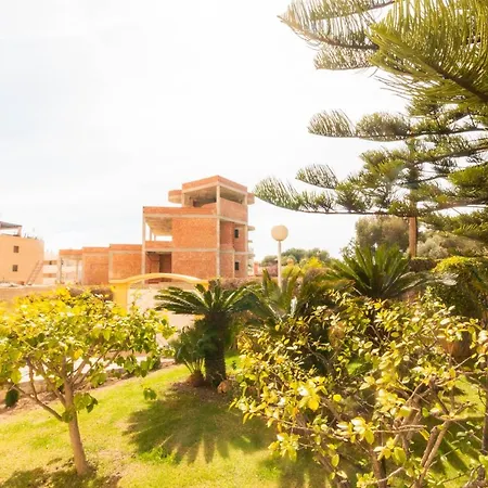 Lovely Front & Pool 아파트 엘 캄펠로