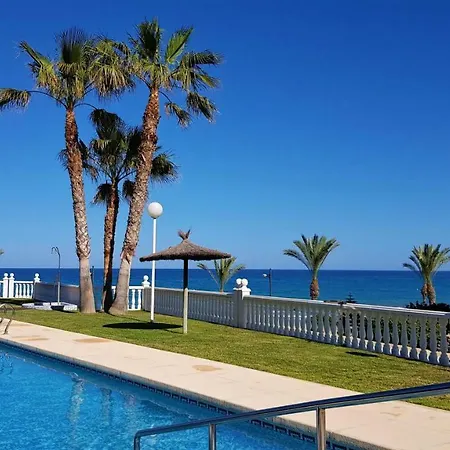 아파트 Lovely Front & Pool 엘 캄펠로