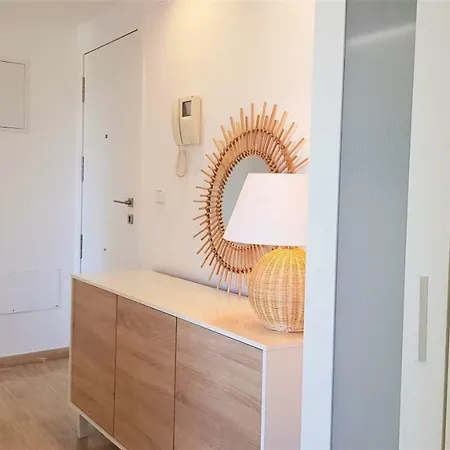 Lovely Front & Pool Apartament *